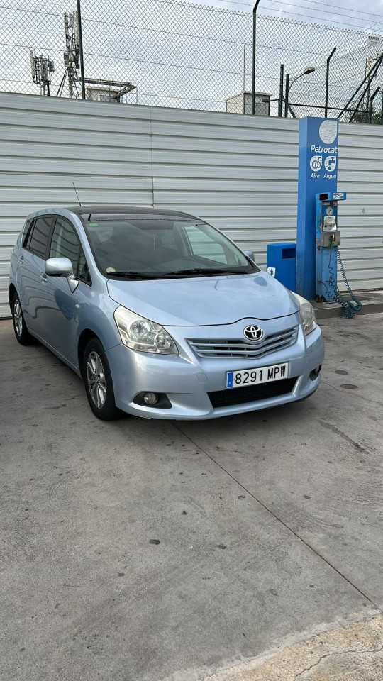 🚗 ავტომობილი: Toyota Verso